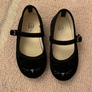Gap toddler girl black velvet, ballet flat shoes